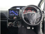 見通しのよいすっきりとした視界で、誰でも運転しやすいです。運転のしやすさは疲れにくさにも繋がりますよ♪