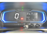 とっても見やすいメーターです。夜間時はラグジュアリーな気分にさせてくれる照明が魅力ですので、夜のドライブも楽しみになりますよ♪