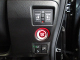 両側電動スライドドア。荷物で手が塞がる時など簡単にドアの開閉が出来ます。何より力いらずで開閉OK。女性やお年寄りにも優しい。電動機能はOFFにもできますから元気なお子様の駆け出しも安心。