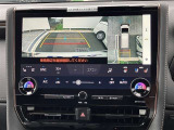 【全周囲モニター】フロント+サイド+バックにカメラが装着されています。車庫入れが苦手な方もこれがあれば安心ですね。