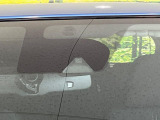 【エマージェンシーブレーキ】走行中に前方の車両等を認識し、衝突しそうな時は警報とブレーキで衝突回避と被害軽減をアシスト。より安全にドライブをお楽しみいただけます。