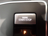 スタートボタンを押すだけでエンジンの始動、停止ができます。