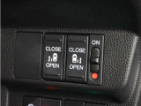 ◆両側電動スライドドア◆狭い駐車場でも乗り降りが楽々♪お子様が隣の車にドアを当ててしまう心配もございません!小さなお子様連れの方もこれで安心。