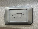 【パワーバックドア】スマートキーや運転席のボタンを押すだけでリアゲートが自動で開閉します!荷物を持っている時や、高い位置にあるバックドアを閉める際に便利な機能です♪