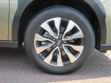 右前 18インチアルミホイール タイヤサイズは、225/60R18
