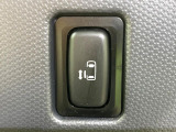 【パワースライドドア】スマートキーや運転席のスイッチでスライドドアの開閉が可能♪電動だから力を入れてドアを開ける必要が無く、小さいお子様でも、重い荷物を持っている時もラクに開け閉めできます♪