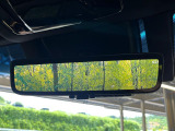 【デジタルインナーミラー】後席の大きな荷物や同乗者で後方が確認しづらい時でも安心!カメラが撮影した車両後方の映像をルームミラー内に表示。クリアな視界で状況の確認が可能です!