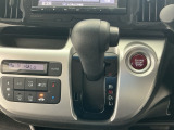 オートマチックシフトレバーは、手になじみ操作しやすい形状で安全運転にもつながります♪