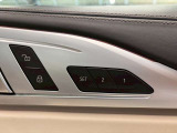【運転席ポジションメモリー付パワーシート】ワンタッチで記憶させていたシートの前後・リクライニングはもちろん、シートリフターも備えます☆快適なドライブをお楽しみ下さい♪
