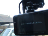 ☆ドラレコ☆いま、人気のカー用品といえば「ドライブレコーダー」です。愛車に取り付けることで映像と音声を記録してくれるドライブレコーダーは、事故の際に確かな証拠能力を発揮してくれます。