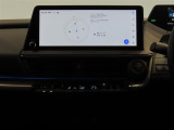 ディスプレイオーディオを装備。スマホとクルマをつなぐことで、これまでのナビに加えて、いろんなサービスが楽しめます。