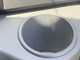 運転席側のカップホルダー。