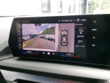 高画質のカメラが付いております。コーナーセンサーと併せてご利用いただくと駐車も楽々