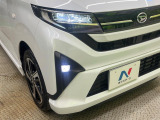 【LEDヘッドライト】悪天候や夜間走行時も良好な視界を確保し安心して運転できる高輝度LEDヘッドライトを装備!点灯速度が早く、消費電力も抑えられています。