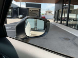 オレンジの点滅で後ろからきている車など、教えてくれます♪