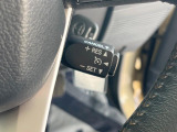 【クルーズコントロール】高速道路もラクラク走行。アクセルを離しても一定速度で走行ができ、長距離運転時の負担を軽減!加速・減速も簡単なスイッチ操作で調整できます。
