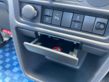 展示場では実際に見て、触ってお車をお選びいただけます!知識の豊富な営業スタッフが様々なカーライフをご提案いたします!