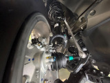 お車を安心してお乗りいただく為には、足回りの定期点検が欠かせません。サービスサポート(有償保証)では無料点検もご提供しており、安心のカーライフをお過ごしいただけるサポート体制が整っています。