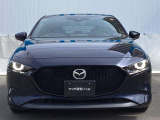 フォワードセンシングカメラを使用することにより夜間走行時に前方車や対向車の状況を判断し、ヘッドランプの照射範囲、照射部分や明るさを自動的に変化させるアダプティブLEDヘッドライトを採用しております。