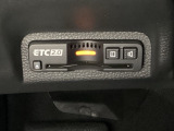 ハンドルの左下にETC2.0がついています。高速道路の料金所の通過も楽々です!。 カードの取り出しもしやすい場所についています。