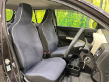 運転席シート廻りは使用感も少なく、良好な状態となっています。前オーナー様が丁寧に使っていたことがよくわかりますね。