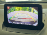 【バックカメラ】駐車時に後方がリアルタイム映像で確認できます。大型商業施設や立体駐車場での駐車時や、夜間のバック時に大活躍!運転スキルに関わらず、今や必須となった装備のひとつです!