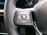 アクティブクルーズコントロール装備です。設定速度をキープしつつ、車間距離を優先し安全走行を可能と致します。長距離ドライブにマストな装備です。