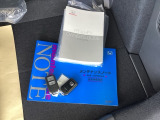 メンテナンスノート【整備記録簿】、取説も揃っています。スマートキーはバッグなどにしまったままボタン操作でエンジンの始動・停止ができて大変便利です。
