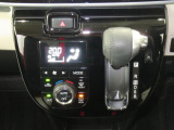 オートエアコンで暑い夏も寒い冬も快適な車内で運転出来ます。