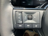 ハンドル左側 便利なナビの操作スイッチ。運転中でも、ハンドルから手を放さずに操作できるので、安全です!