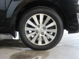右前 14インチアルミホイール タイヤサイズは、155/65R14です。