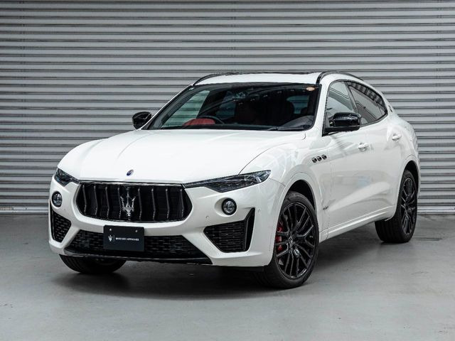 レヴァンテグランスポーツ 4WD
