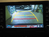 バックモニター付。後退時にはナビの画面が後方視界を映し出してくれますので非常に便利ですよ。