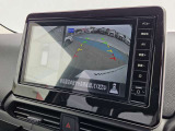アラウンドビューモニターは車庫入れの強い味方となってくれます。上から車を見下ろすように視ることで、駐車場枠内にビシッと真っ直ぐ停めれます!☆一度使ったらわかって頂けます☆