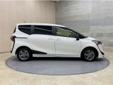 「中古車ハイブリッド保証」付き。ハイブリット機構を無償で保証します。保証期間は初度登録年月から10年目まで、または3年間の長い方。但し累計走行距離が20万km以内。
