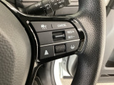 【アダプティブ・クルーズ・コントロール】予め設定した車速内でクルマが自動的に加減速。 前走車との適切な車間距離を維持しながら追従走行し、高速道路でのドライバーの疲労を軽減してくれる嬉しい機能付♪
