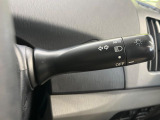 【オートライト】周りの明るさに応じて自動でヘッドライトの点灯・消灯ができる機能です!ライトの付け忘れ・消し忘れなどが無くなり、雨の日や夕方の走行も安心!トンネル通過時も便利ですね♪
