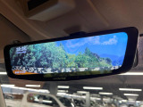 【デジタルインナーミラー】後席の大きな荷物や同乗者で後方が確認しづらい時でも安心!カメラが撮影した車両後方の映像をルームミラー内に表示。クリアな視界で状況の確認が可能です!