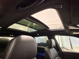 ★サンルーフ★解放感溢れる仕様です★チルドアップや全開にも出来、車内を明るくしてくれます★