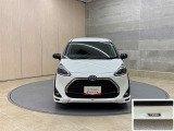 お車購入のポイントとなるフロントマスクです!シャープな目つきが印象的なデザインのヘッドランプです。