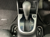 オートマチックシフトレバーは、手になじみ操作しやすい形状で安全運転にもつながります♪
