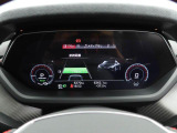 必要に応じてメーター内に地図や車両のインフォメーションなどを切り替え表示できるバーチャルコクピット