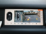 ボディの目立たない位置に設置された4台のカメラにより、車の周囲360度のオーバーヘッドビュー表示。それぞれのカメラを単独もしくは2か所表示することも可能。狭い場所や出入口なども安心できます!