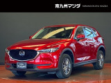 中古車専門再生工場にて熟練専任スタッフが丁寧に清掃、仕上げを実施しております。また、お客様に安心してご検討いただける様、公取協が定める基準に基づき車両検査を実施し、車両状態評価証を発行しております。