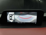 360&deg;モニターが標準装備されておりますので、細い道や狭い駐車場でもラクラク♪ 視認性もバッチリです。