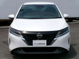 衝突軽減ブレーキ、車線逸脱警報、フロント&バックソナー、踏み間違い防止アシスト。安全装備充実。