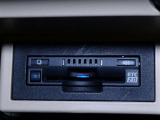 高速道路を賢く使うETC2.0装備です。高速道路とクルマが情報を連携して渋滞の迂回ルートや災害時の適切な誘導をしてくれたりします。