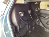 シートを跳ね上げれば背の高い荷物を載せる事ができます。