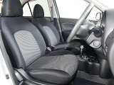 運転席まわりです。実際に座ってみて乗り心地を体感してみて下さい。
