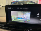 前後ドラレコが装備されています。ナビげーションと連動はもちろん後方撮影もできるので、あおり運転や後方からの追突事故への対策になります。